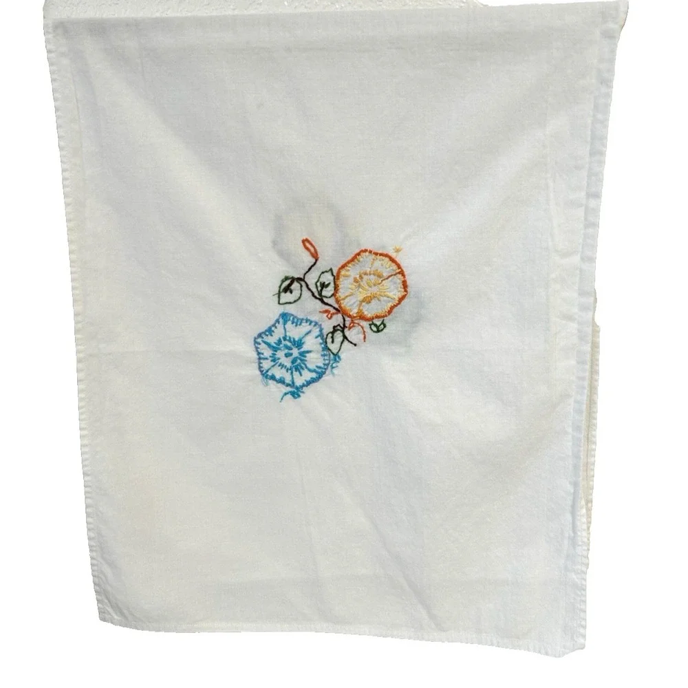 Vintage Hand Embroidery Floral Table Runner Dresser Scrf 33